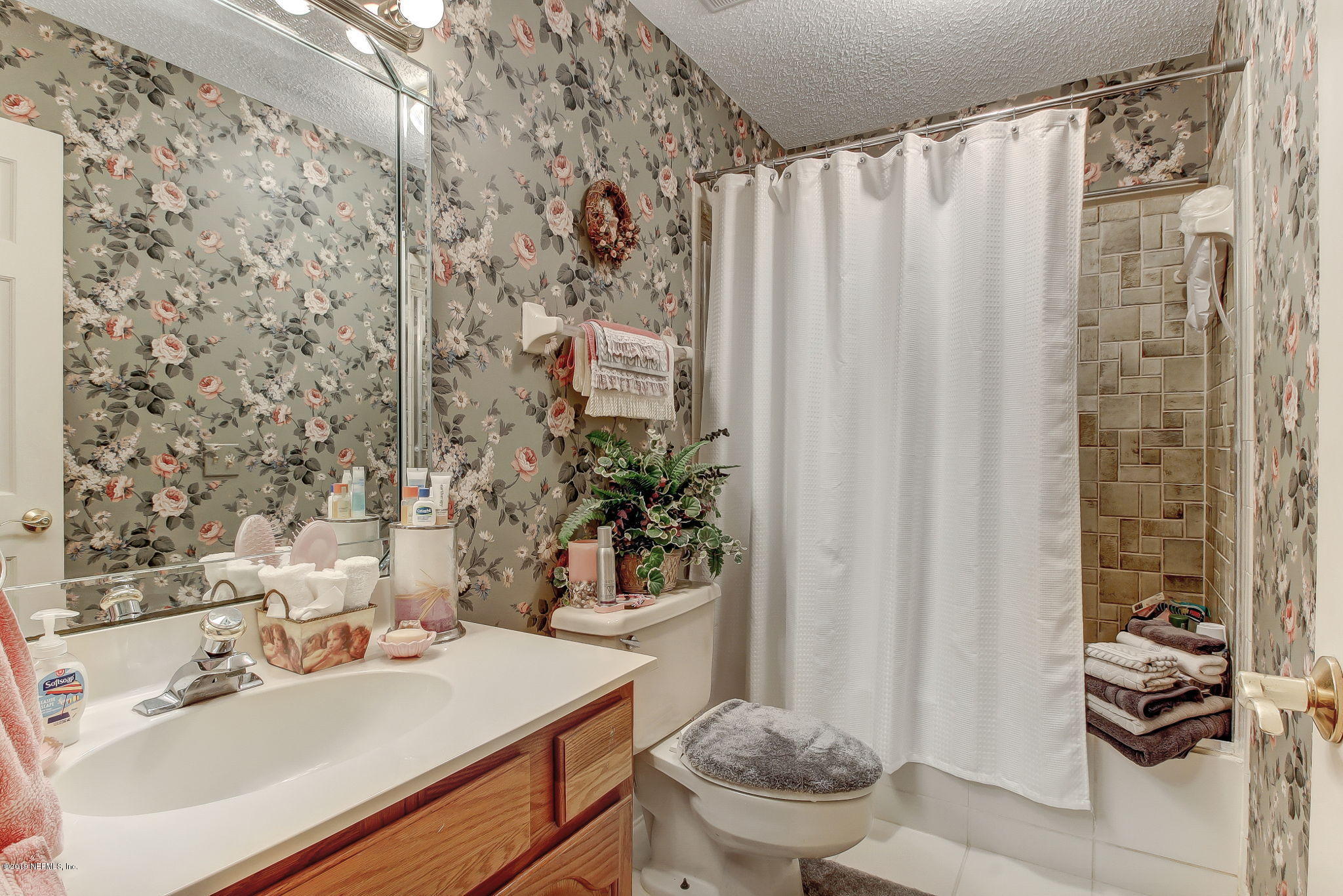8487 Hollyridge Road Jacksonville, FL 32256 - Photo 43 of 88 Guest Bathroom