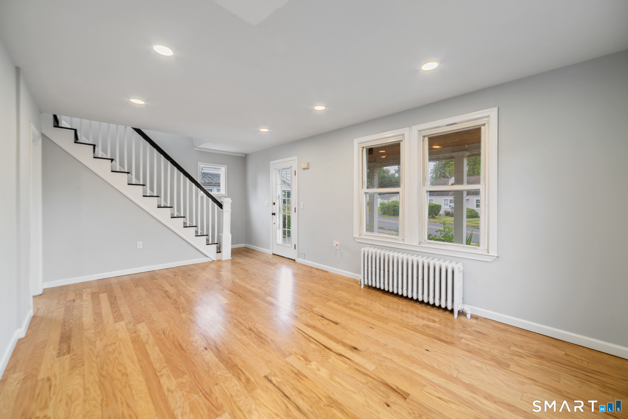 662 Milford Point Road Milford, CT 06460 - Photo 4 of 26