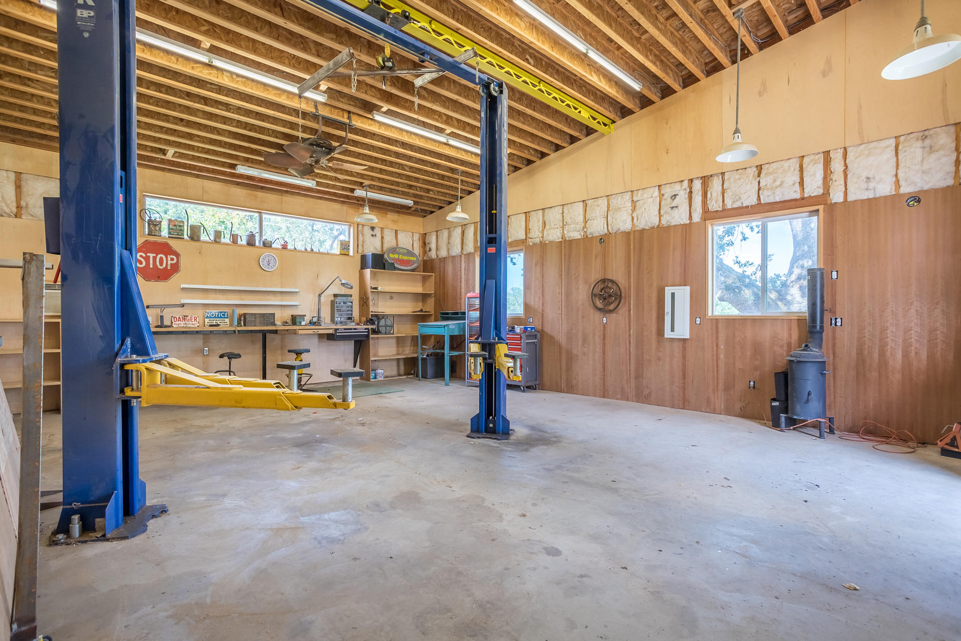 22437 Adobe Road Cottonwood, CA 96022 - Photo 5 of 28 98 shop