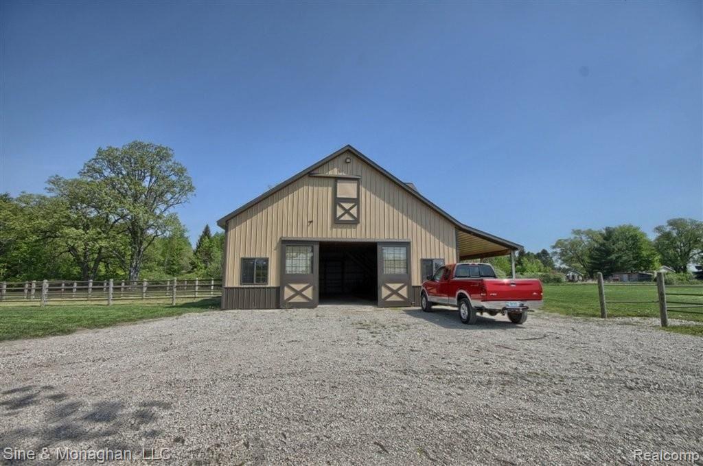 1486 South Allen Road St. Clair, MI 48079 - Photo 20 of 25 Barn.jpg
