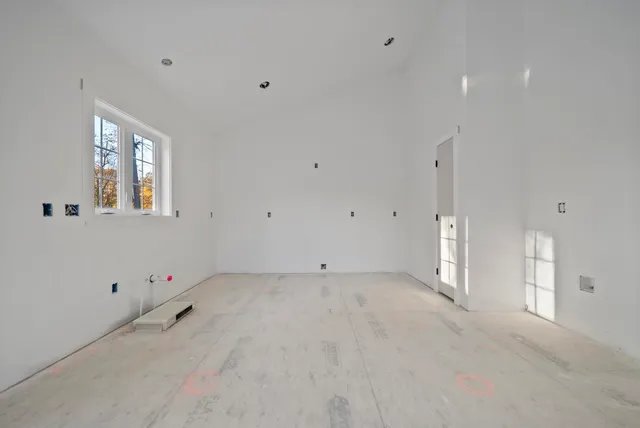 $724,900 | 80 Bypass 28, Derry, NH 03038