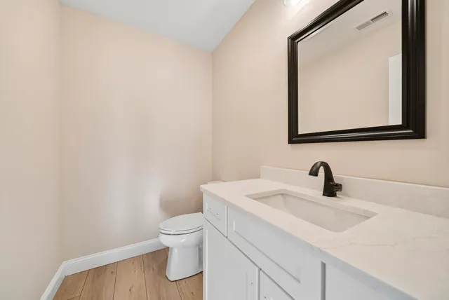 $724,800 | 80 Bypass 28, Derry, NH 03038