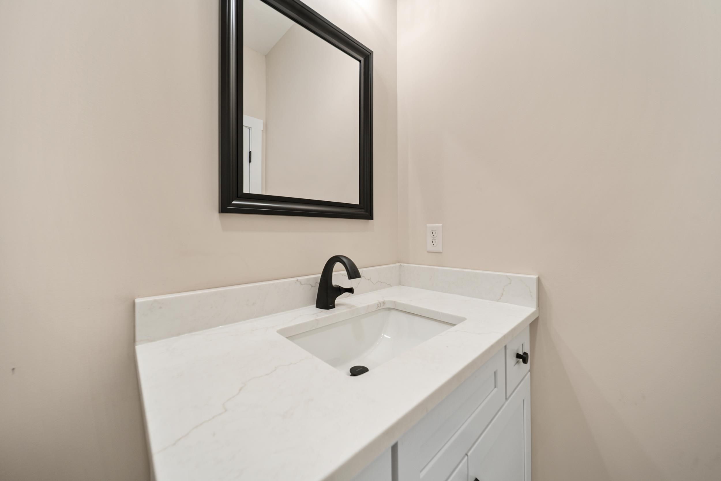 80 Bypass 28 Derry, NH 03038 - Photo 41 of 44