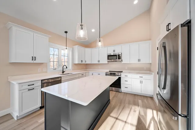 $724,800 | 80 Bypass 28, Derry, NH 03038