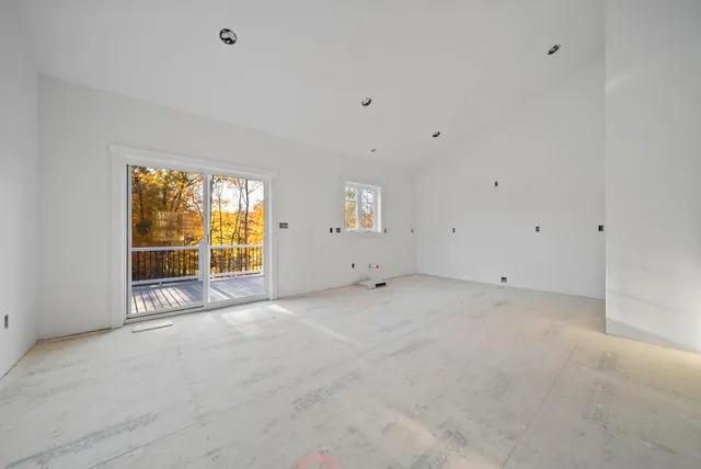 $724,900 | 80 Bypass 28, Derry, NH 03038