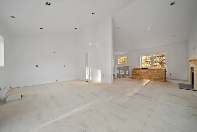 $724,900 | 80 Bypass 28, Derry, NH 03038