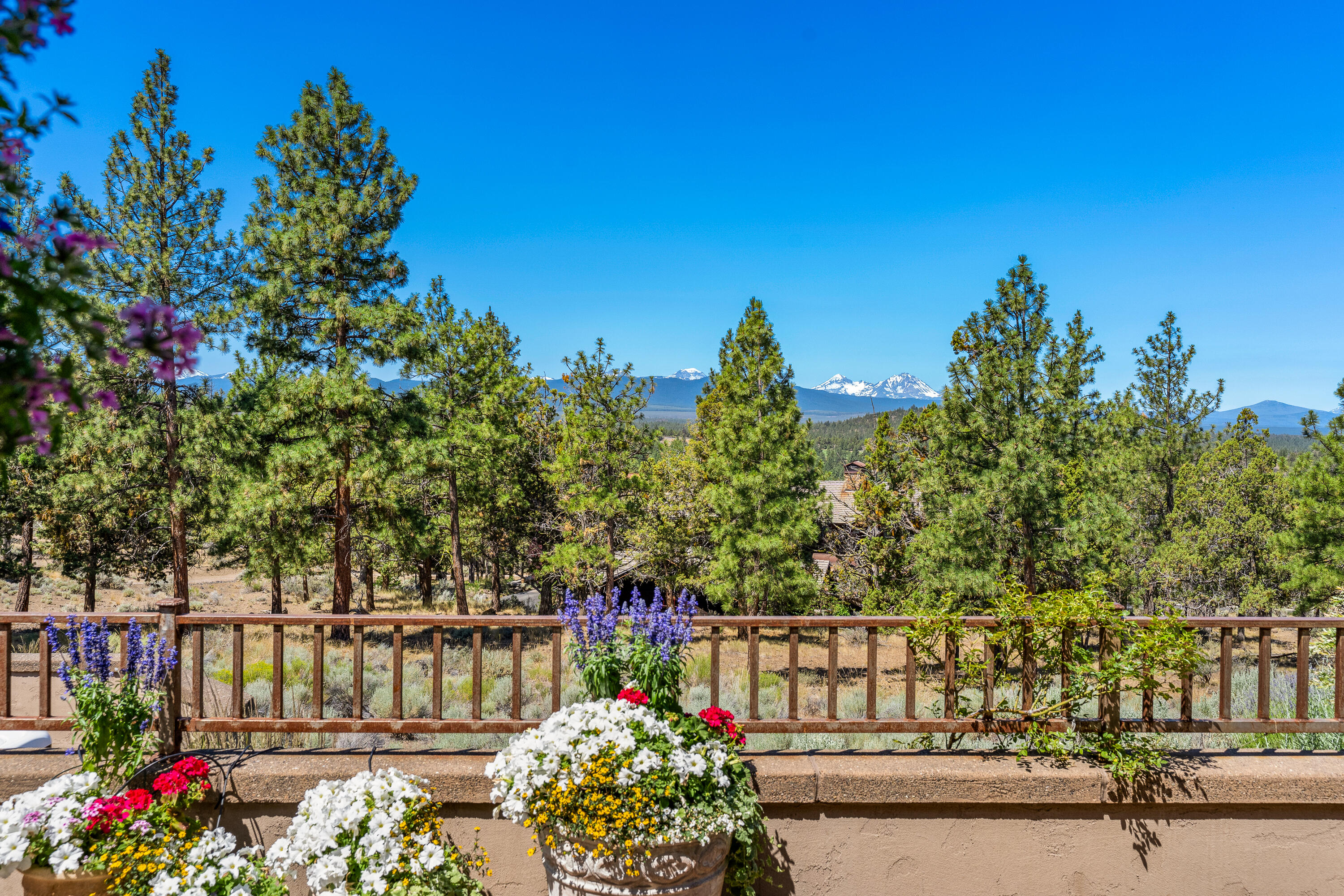 1819 Northwest Wild Rye Circle Bend, OR 97703 - Photo 4 of 48 46