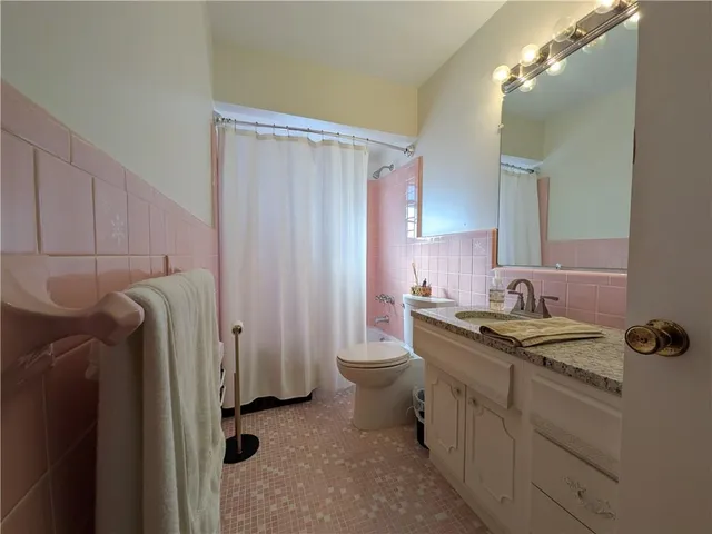 $1,900 | 945 Brockenbraugh Court, Metairie, LA 70005