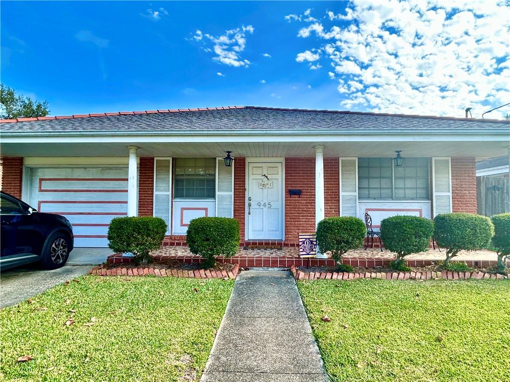 945 Brockenbraugh Court Metairie, LA 70005 - Photo 2 of 25