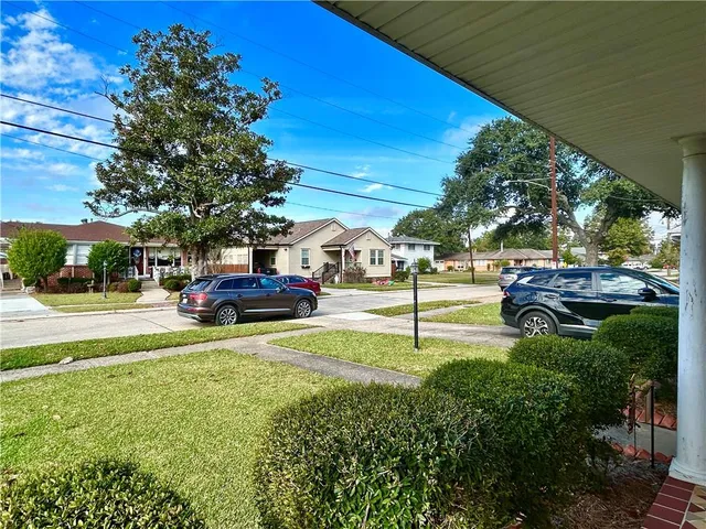 $1,900 | 945 Brockenbraugh Court, Metairie, LA 70005