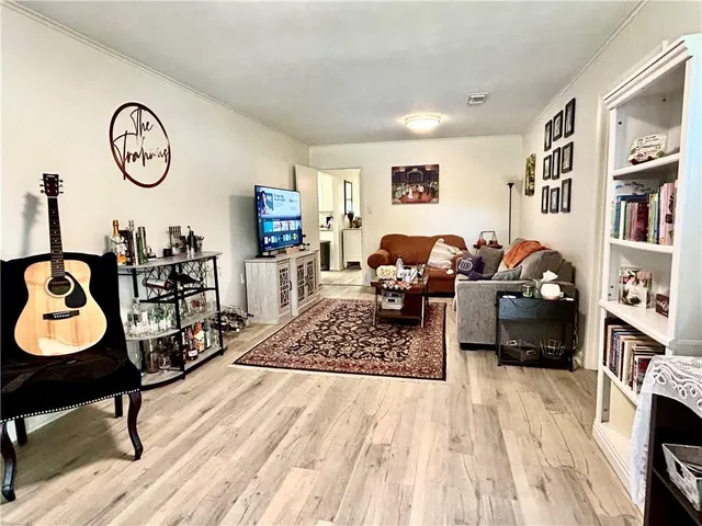 $1,900 | 945 Brockenbraugh Court, Metairie, LA 70005