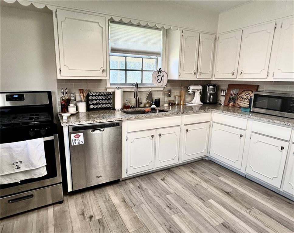 945 Brockenbraugh Court Metairie, LA 70005 - Photo 9 of 25