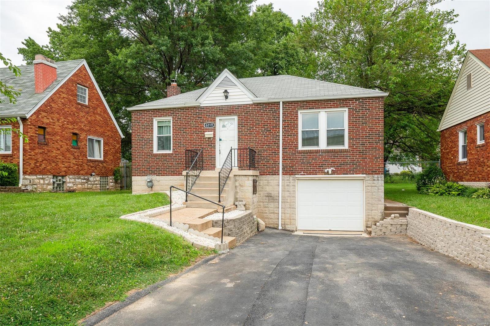 6219 Weber Road St. Louis, MO 63123 - Photo 1 of 16 Gallery Image 1