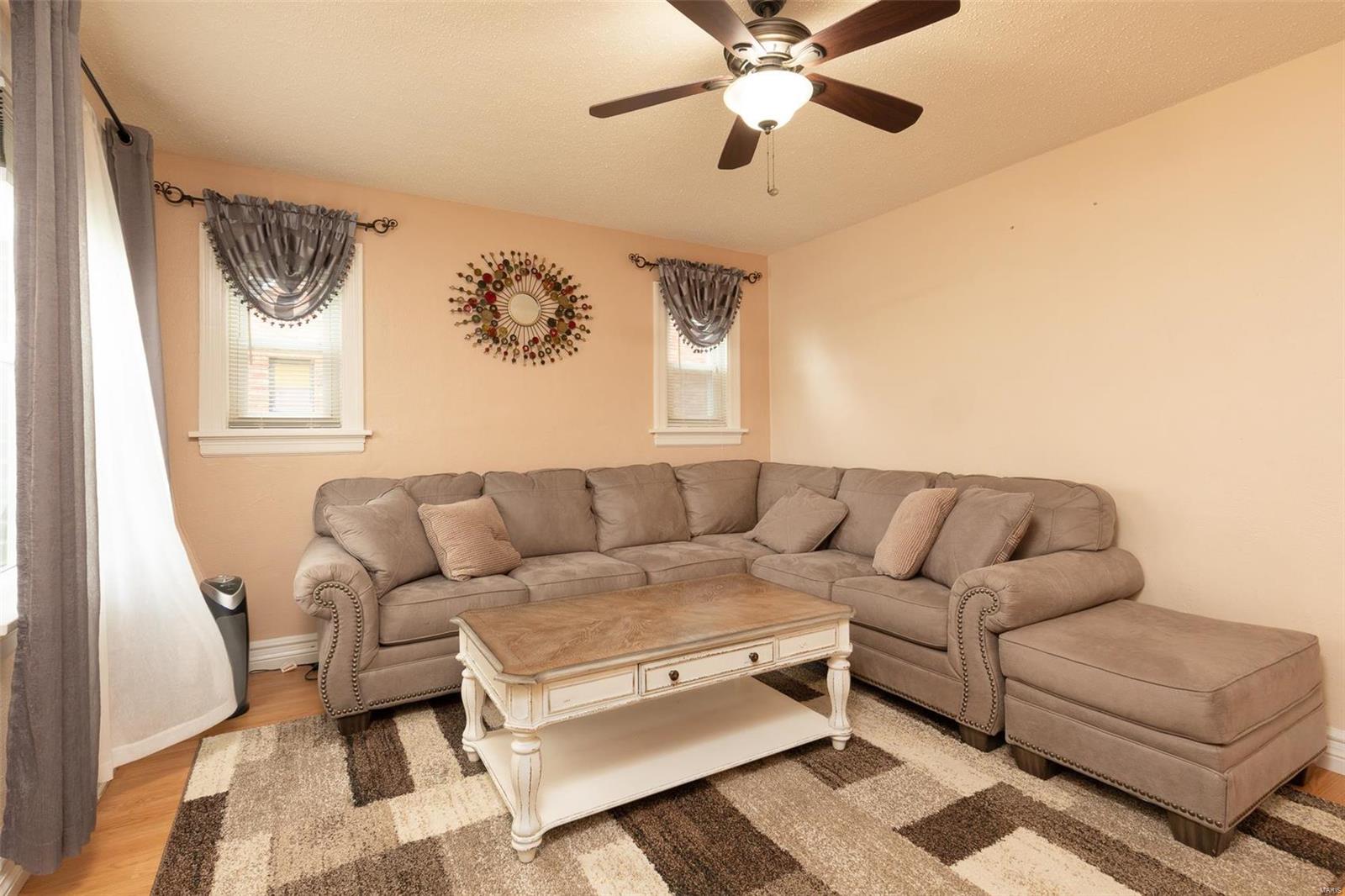 6219 Weber Road St. Louis, MO 63123 - Photo 4 of 16 Gallery Image 4