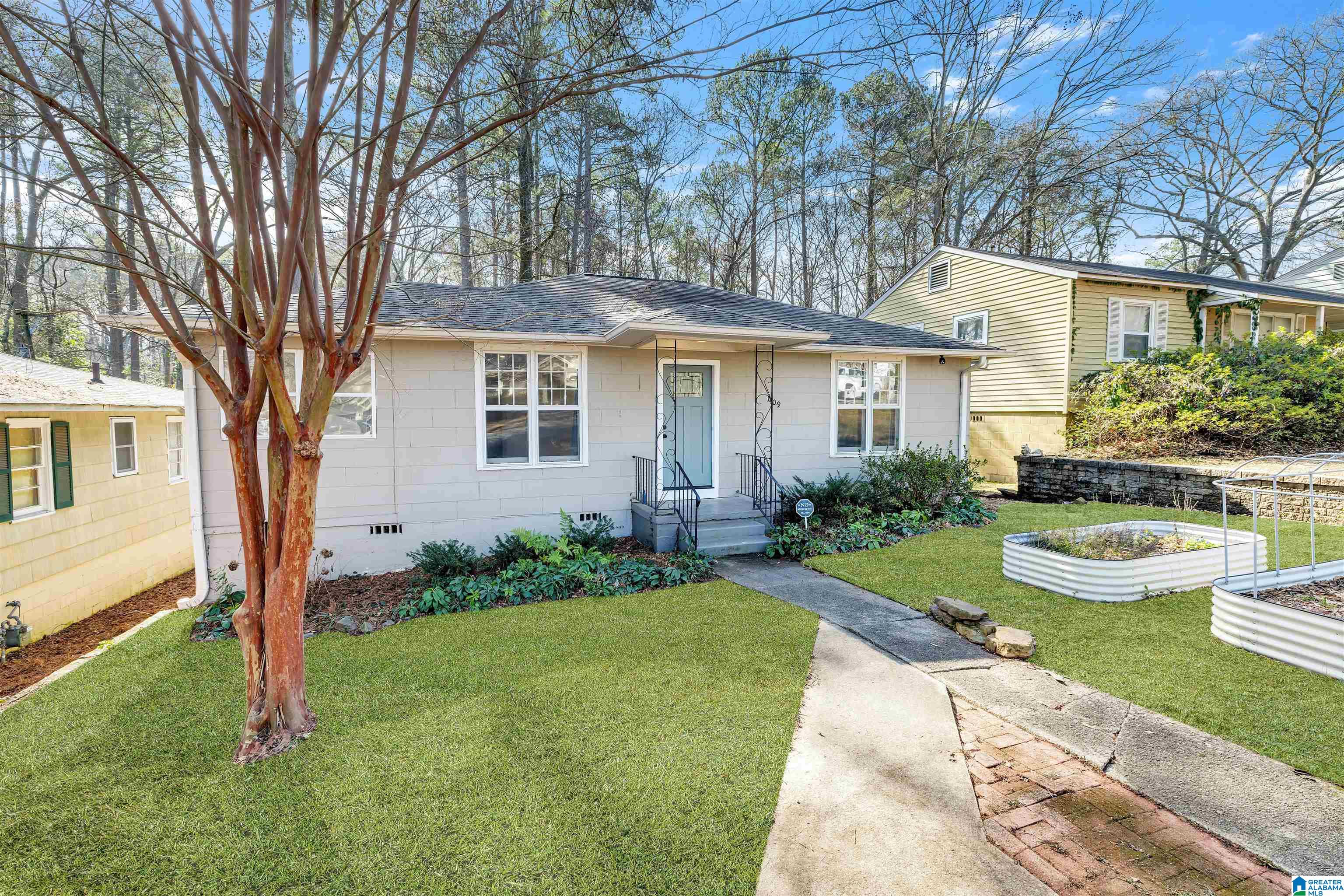 1409 Monticello Road Birmingham, AL 35210 - Photo 2 of 27