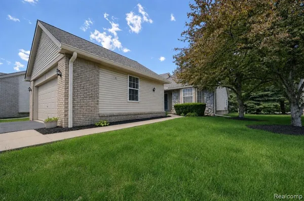 $265,000 | 12140 Noonan Court, Unit 5, Utica, MI 48315