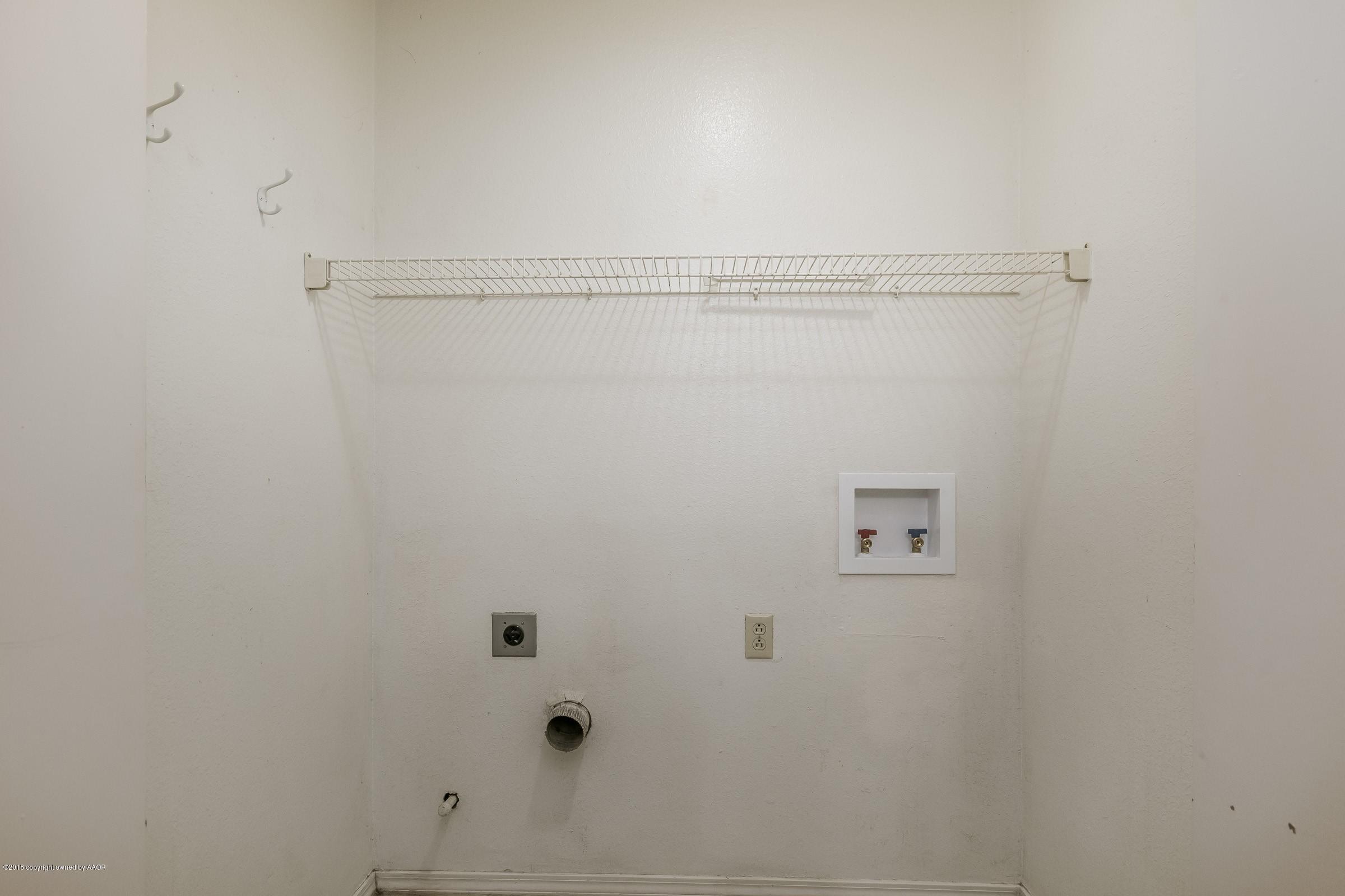 3005 Surf Drive Amarillo, TX 79110 - Photo 17 of 25 017_Utility Room