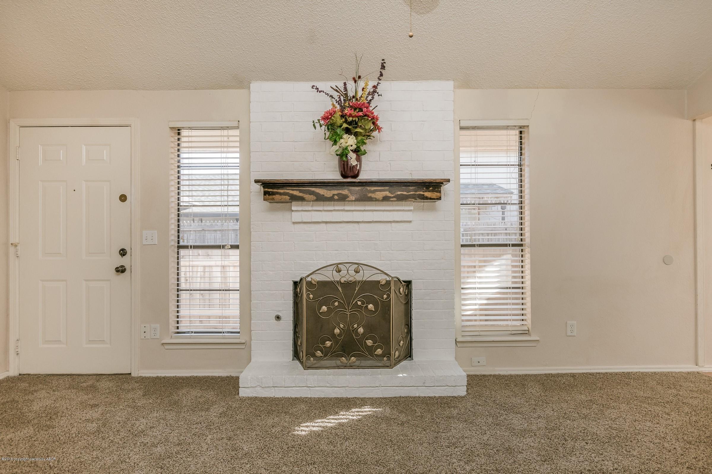 3005 Surf Drive Amarillo, TX 79110 - Photo 7 of 25 007_Living Room-3