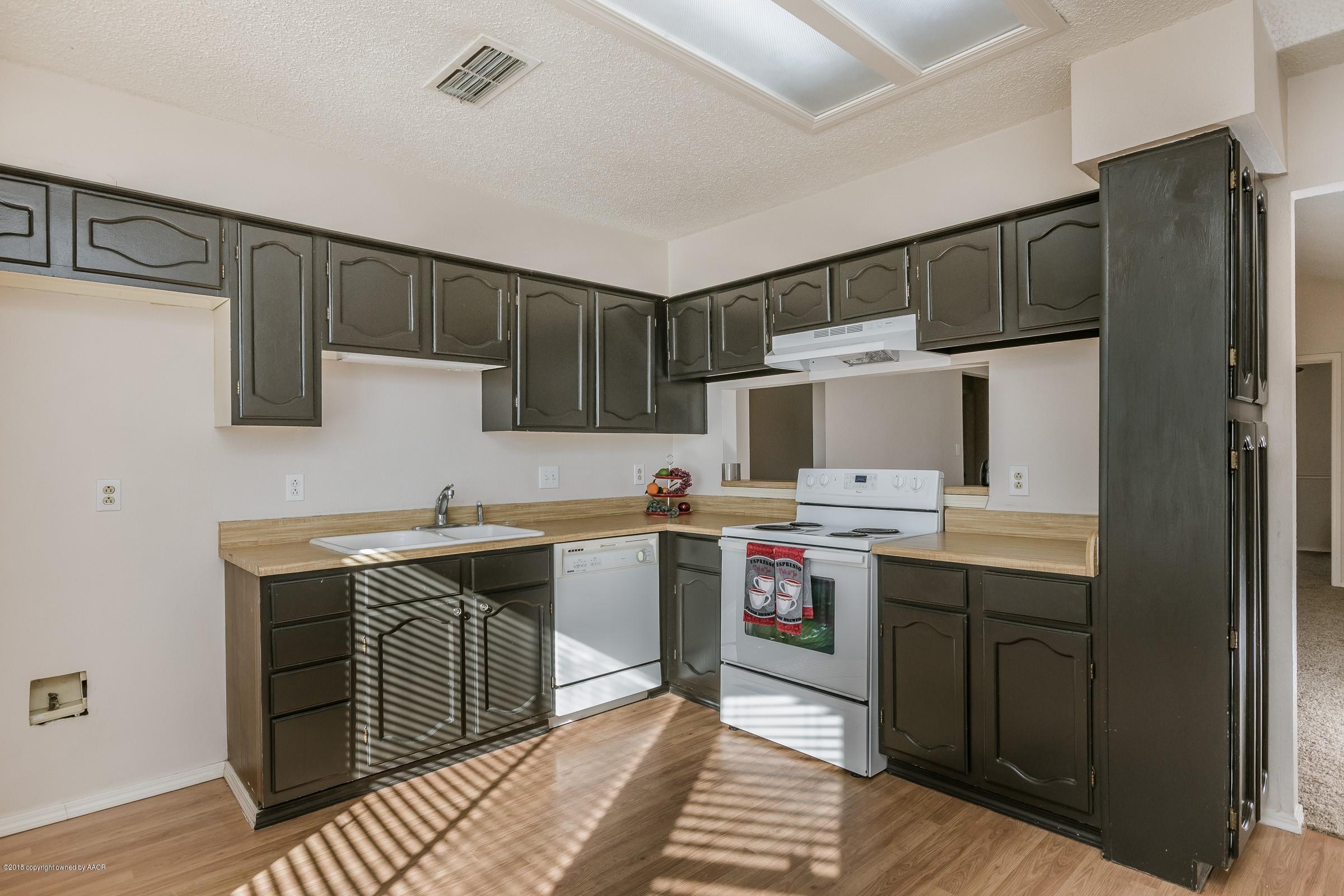 3005 Surf Drive Amarillo, TX 79110 - Photo 10 of 25 010_Kitchen