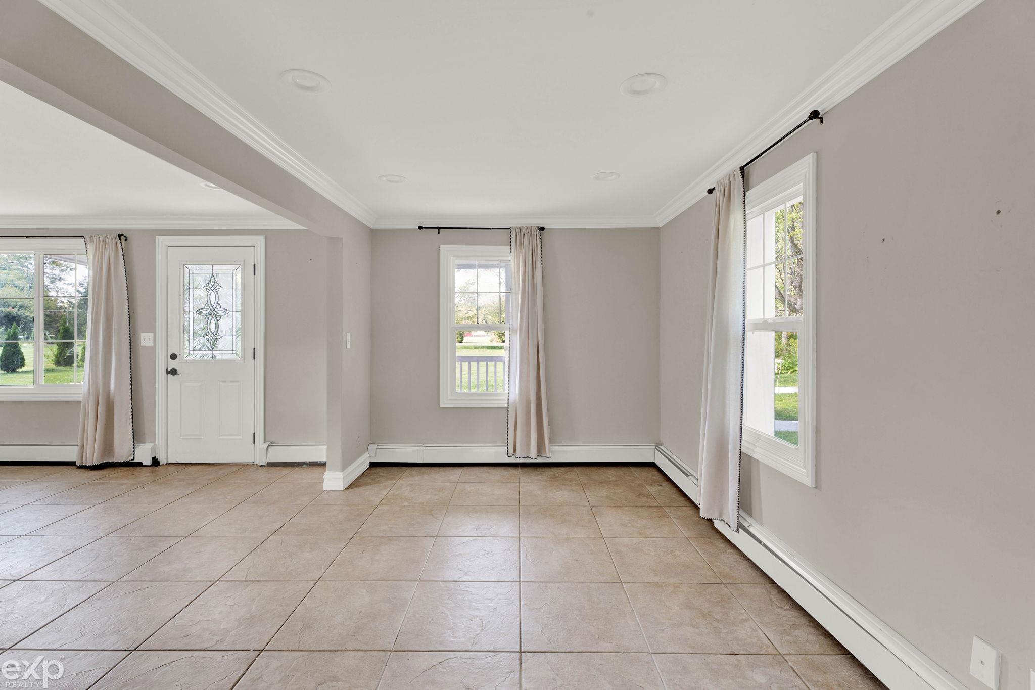 11122 North Pearson Road Utica, MI 48315 - Photo 19 of 39 50151819-a8f19ab4-6d7c-4ff8-af55-c3184f1c3293.JPG