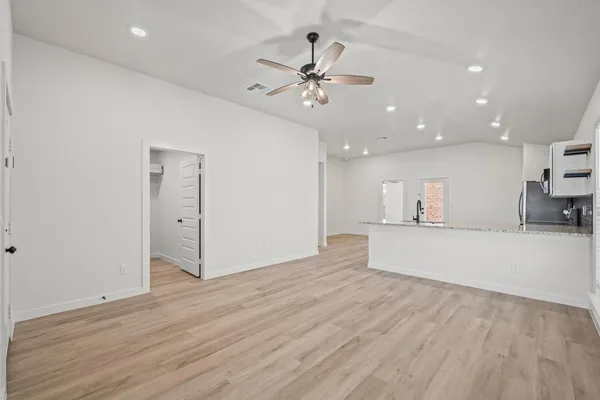 $1,750 | 2013 Cottonwood Avenue, Wolfforth, TX 79382