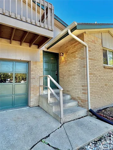 a view of entryway door