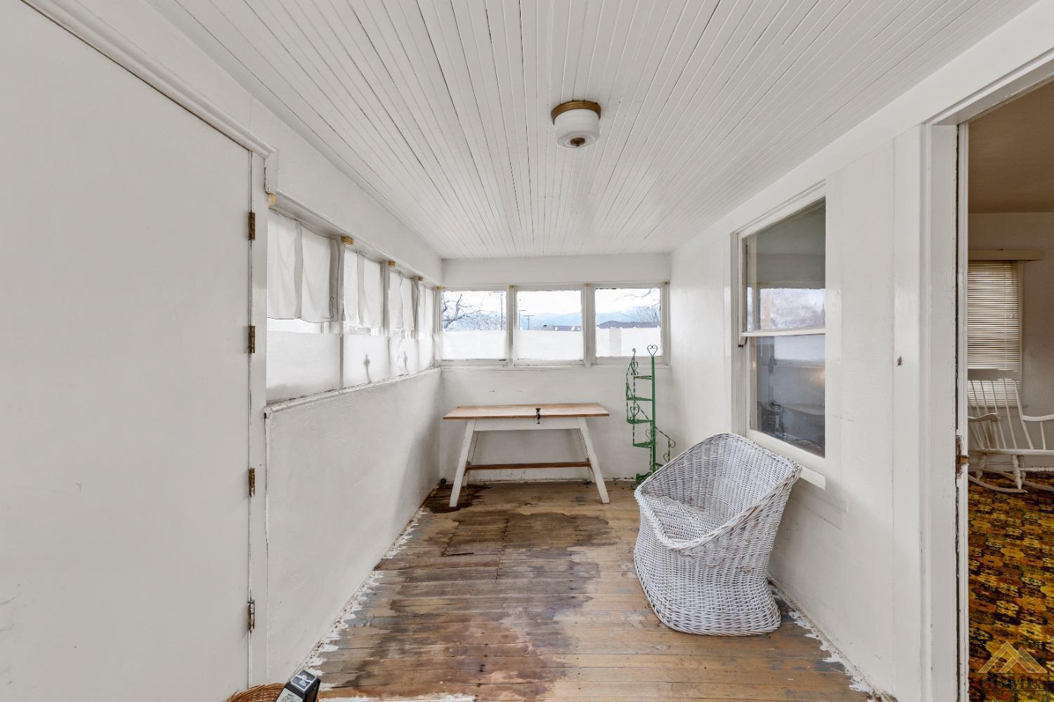 Undisclosed Address Tehachapi, CA 93561 - Photo 10 of 22 a living room with furniture