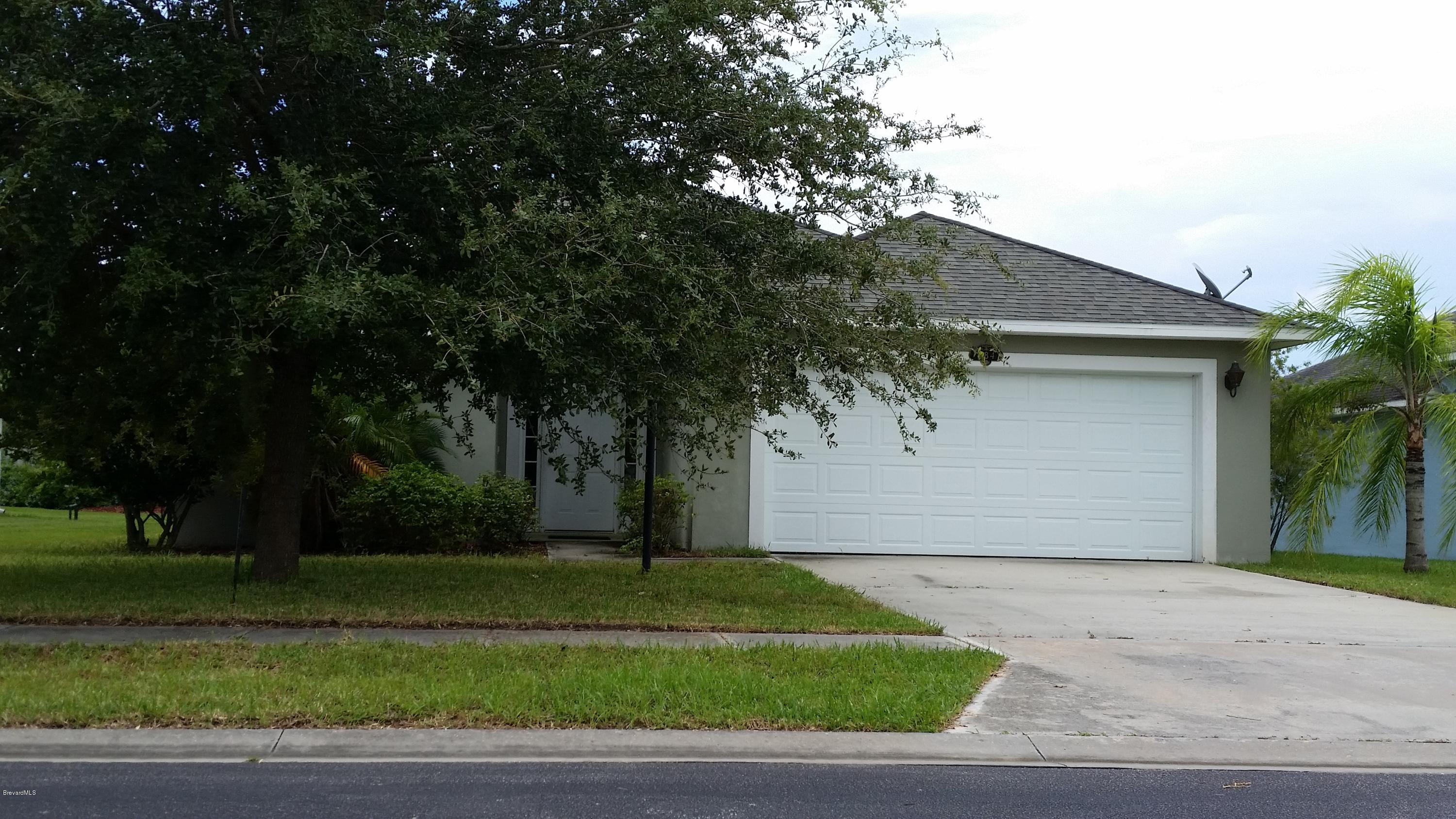 984 Tavernier Circle Northeast Palm Bay, FL 32905 - Photo 1 of 15 20150724_132413
