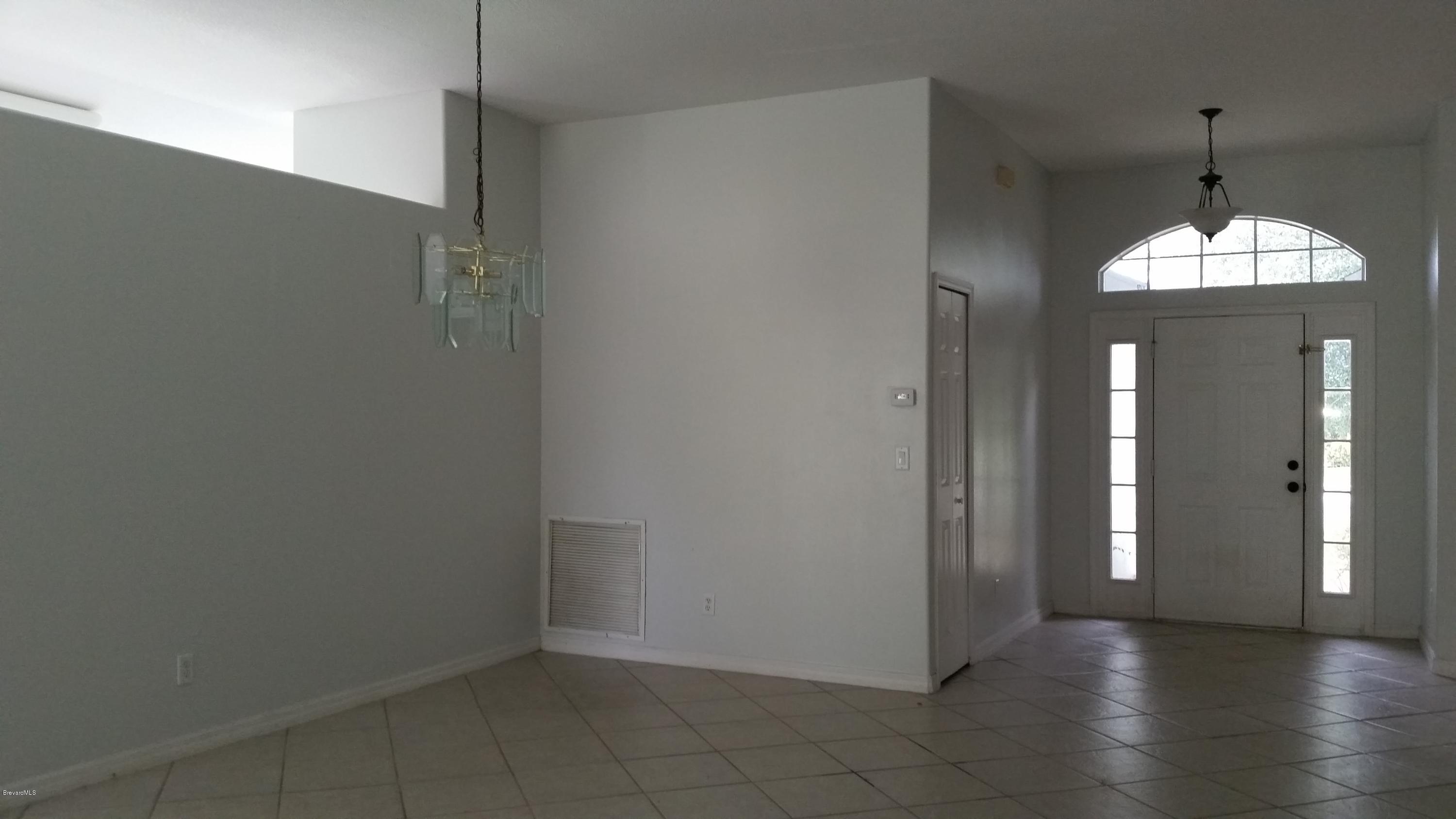 984 Tavernier Circle Northeast Palm Bay, FL 32905 - Photo 7 of 15 20150724_133111