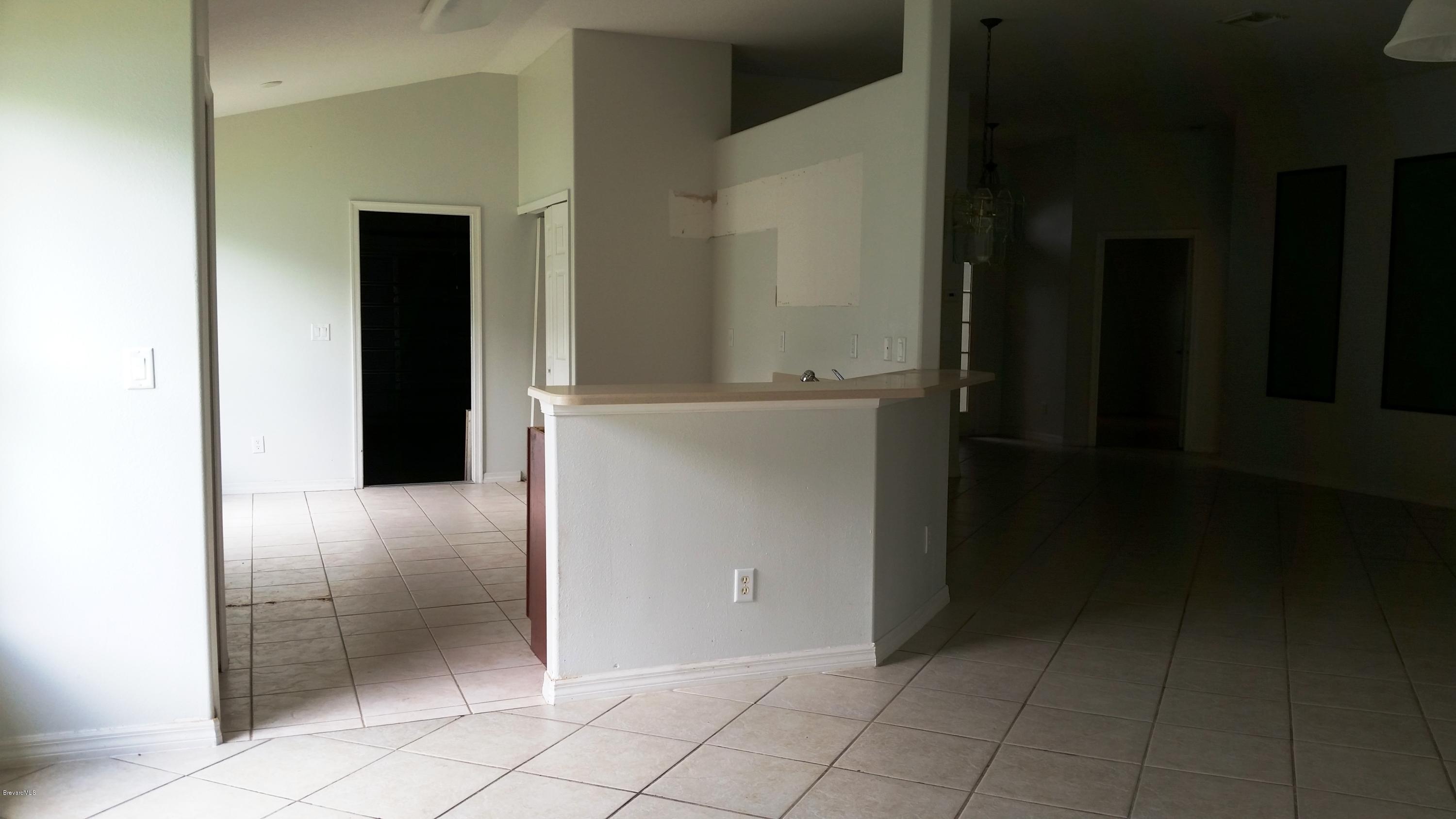 984 Tavernier Circle Northeast Palm Bay, FL 32905 - Photo 8 of 15 20150724_133555