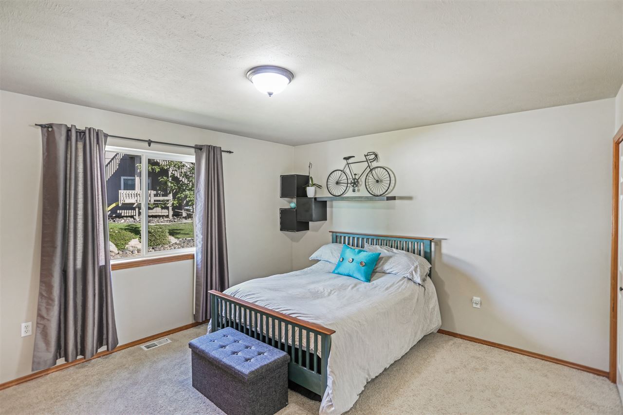 920 East Westcrest Road Colbert, WA 99005 - Photo 7 of 20