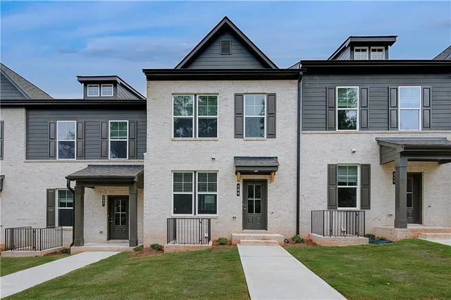 $339,993 | 305 Daybreak Lane, Newnan, GA 30265