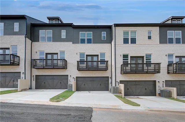 $339,993 | 305 Daybreak Lane, Newnan, GA 30265