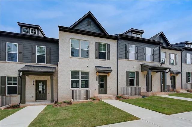 $339,993 | 305 Daybreak Lane, Newnan, GA 30265