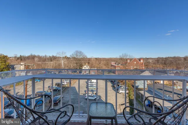 $2,800 | 809 Caroline Street, Unit 301, Fredericksburg, VA 22401