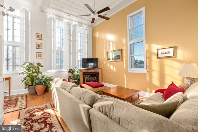 $2,800 | 809 Caroline Street, Unit 301, Fredericksburg, VA 22401