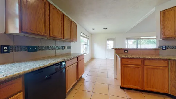 $2,000 | 8231 Ashlawn Drive, Houston, TX 77083