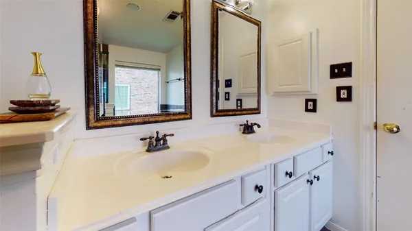 $2,000 | 8231 Ashlawn Drive, Houston, TX 77083