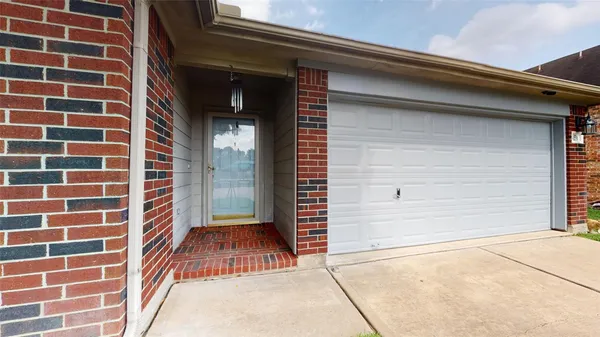 $2,000 | 8231 Ashlawn Drive, Houston, TX 77083