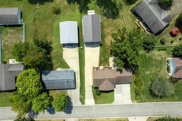 $285,000 | 212 Lon Dell Drive, Chester, IL 62233