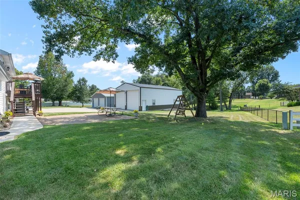$285,000 | 212 Lon Dell Drive, Chester, IL 62233