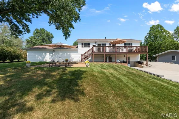 $285,000 | 212 Lon Dell Drive, Chester, IL 62233