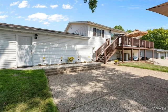 $299,000 | 212 Lon Dell Drive, Chester, IL 62233