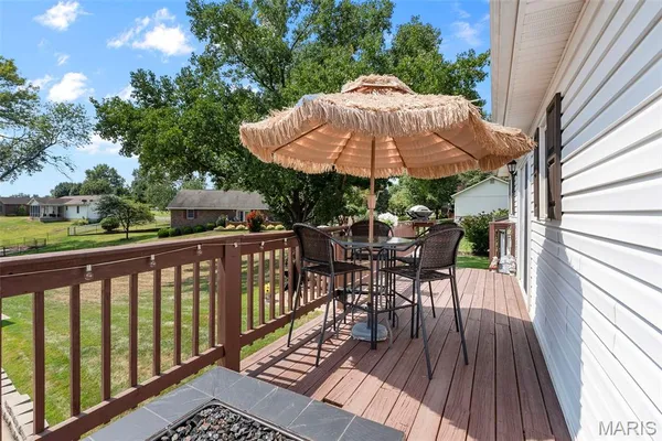 $285,000 | 212 Lon Dell Drive, Chester, IL 62233