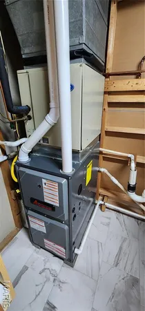 $285,000 | 212 Lon Dell Drive, Chester, IL 62233