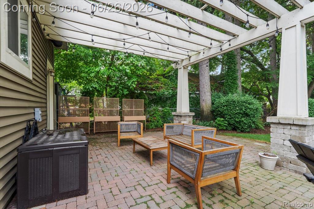 124 Woodside Road Royal Oak, MI 48073 - Photo 29 of 41