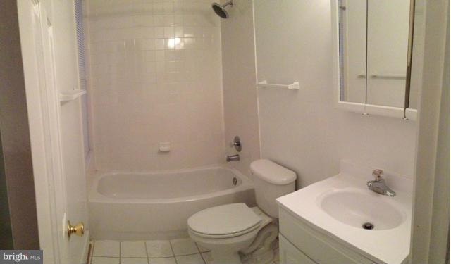 34 P Street Northeast Washington, DC 20002 - Photo 13 of 15 Bath