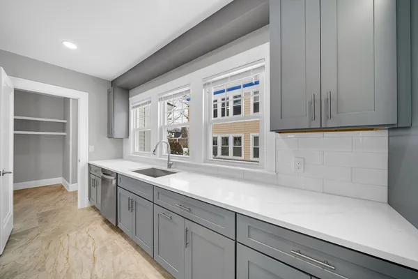 $4,000 | 26 Richardson Avenue, Unit 26, North Andover, MA 01845