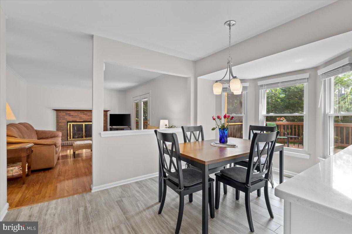 1587 Kingstream Circle Herndon, VA 20170 - Photo 23 of 65 Passthrough window to the family room
