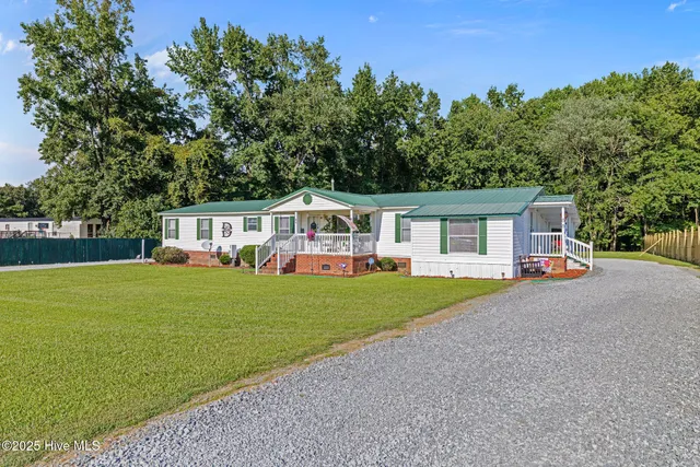 $235,000 | 88 Holiday Lane, Newton Grove, NC 28366